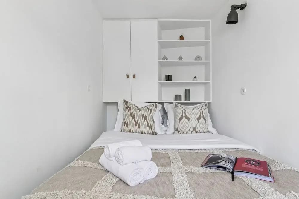 Cozy 1BR Flat in the Heart of République - Photo 2