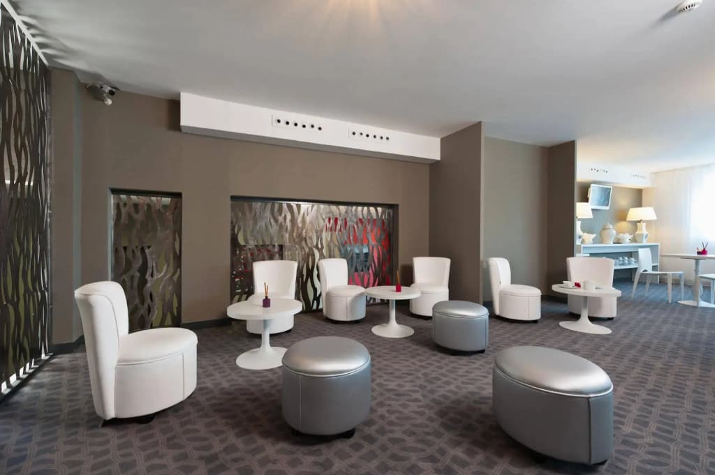 Ténéo Apparthotel Talence - Centre - Photo 2