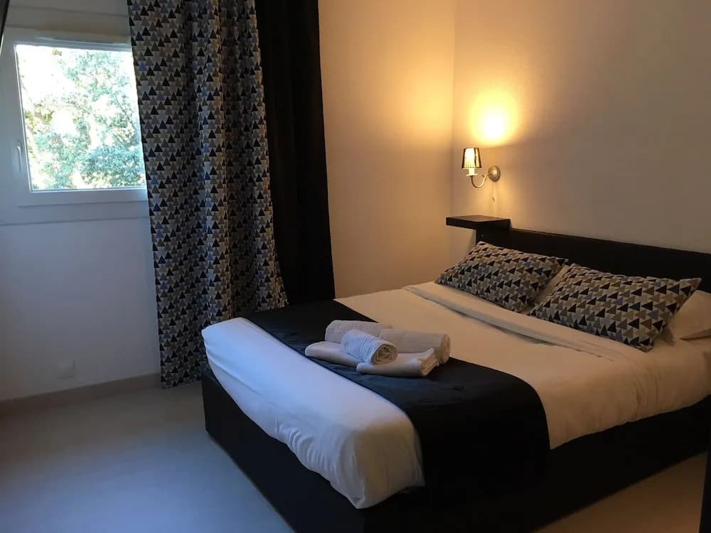 Brit Hotel Salon De Provence - Photo 2