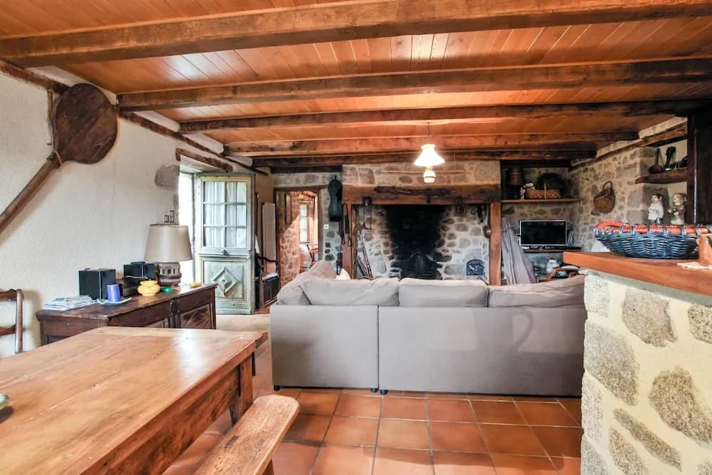 House With 3 Bedrooms in Senezergues, With Wonderful Mountain View, Fu - Photo 2