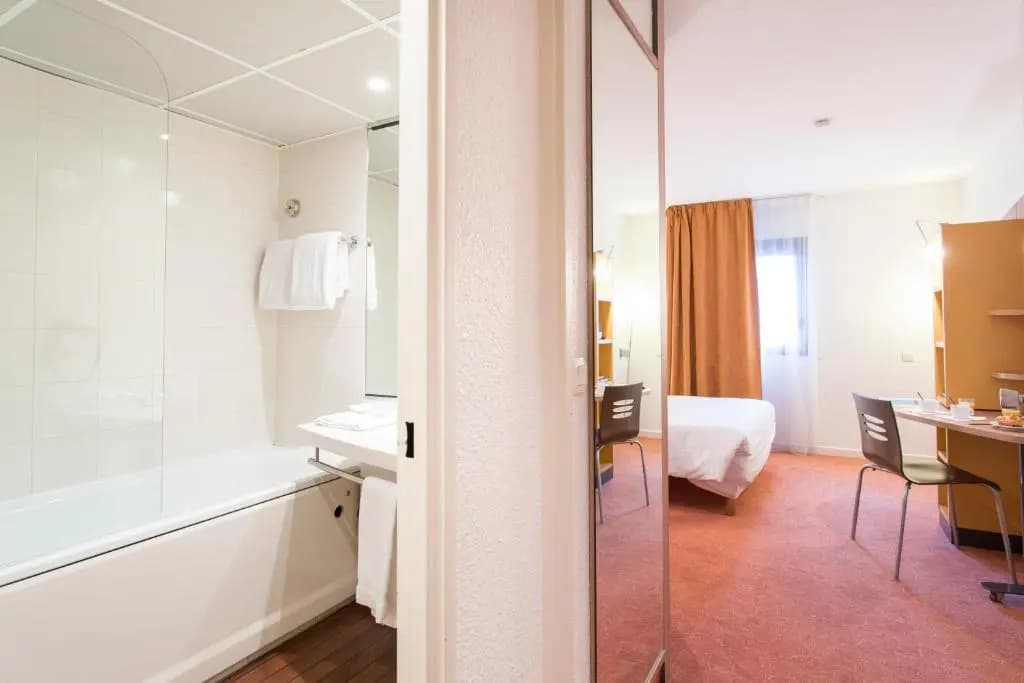 Canal Suites (Ex. Suite-Home) by Popinns - Miniature 7