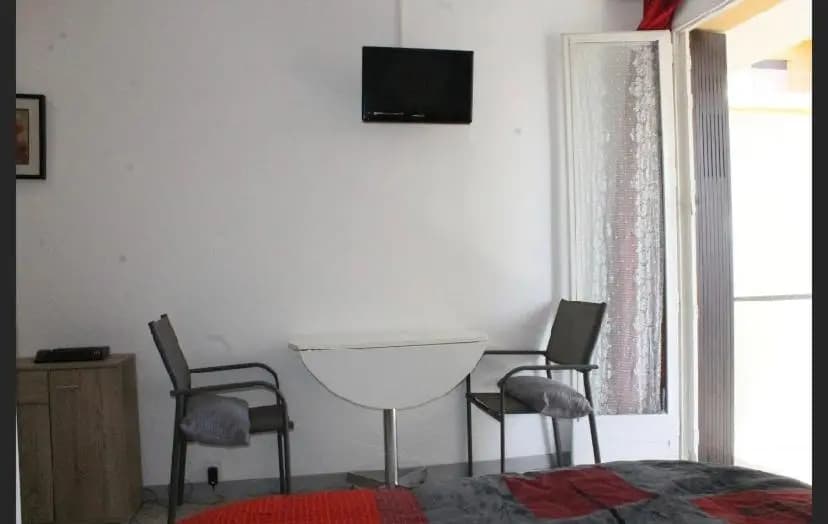 Agréable Studio, belle terrasse, Parking privé, 2 étoiles - Photo 3