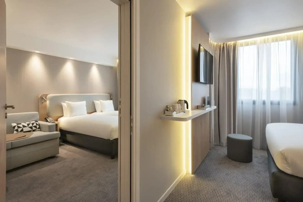 Holiday Inn Express Marne La Vallee Val D Europe by IHG - Photo 3