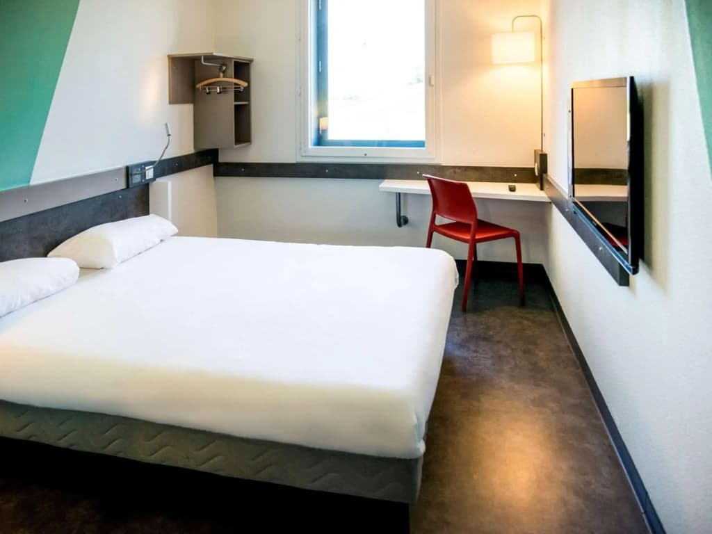 ibis budget Archamps Porte de Genève - Photo 2