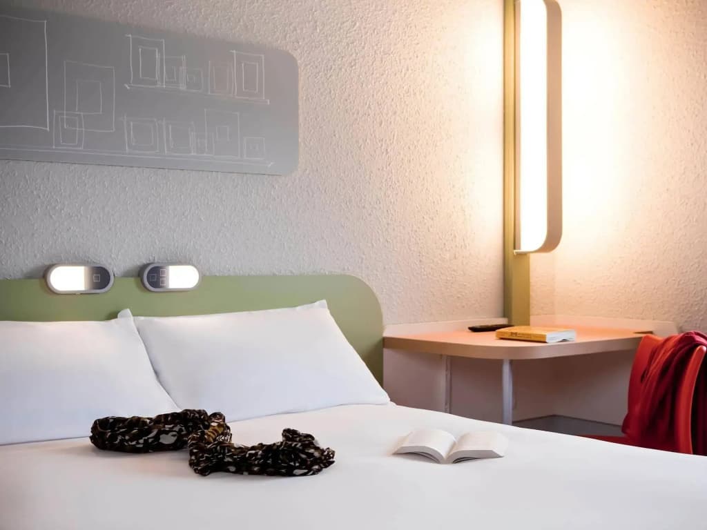 ibis budget Pontault Combault RN4 Marne la Vallée - Miniature 6