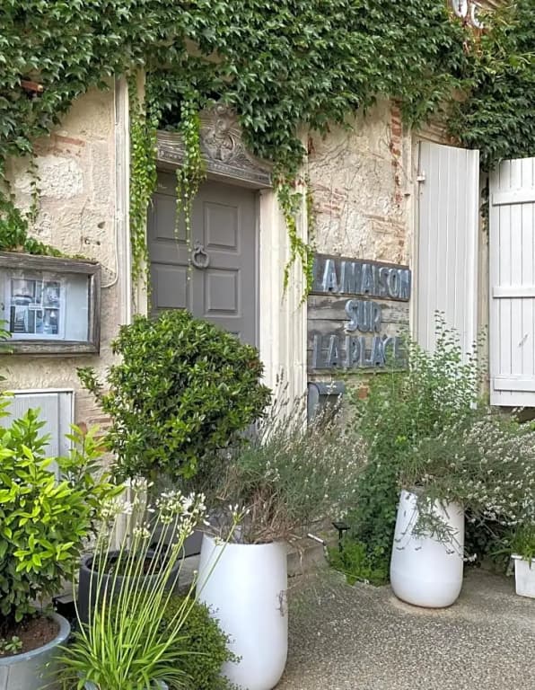 La Maison sur la Place - Photo 1