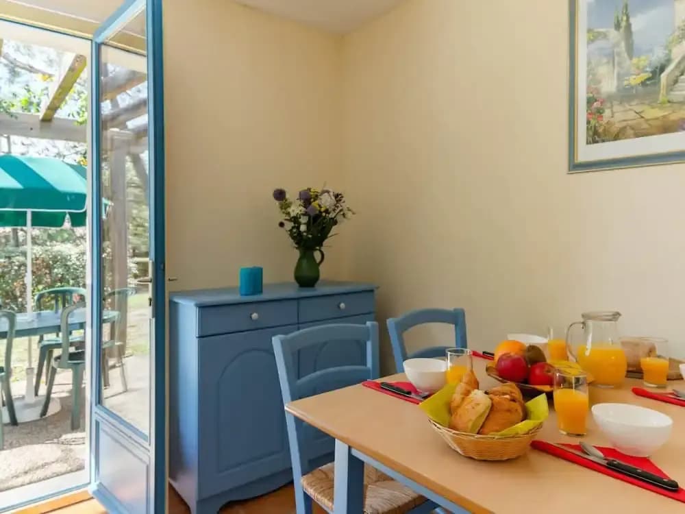 Beautiful Maisonette With air Conditioning in the Gard - Photo 2