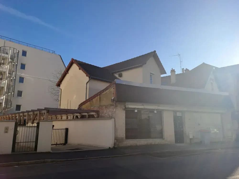Oliasi Poissy - Photo 1