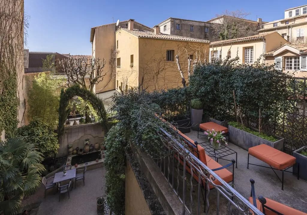 Hôtel Particulier, Le 28 - Photo 1