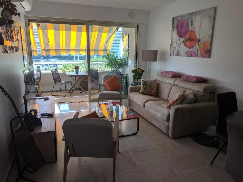 French Riviera Condo 4 Rent in Marina Baie des Anges - Photo 4