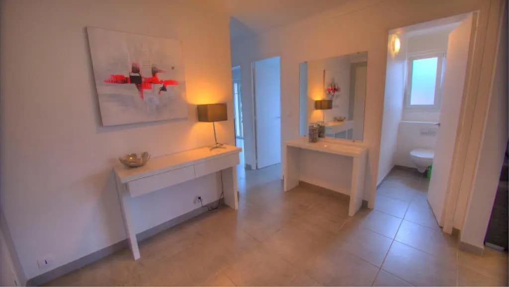 Beau 2 pièces 3 étoiles Vue Mer Garage Privé 150m plages wifi - Miniature 6