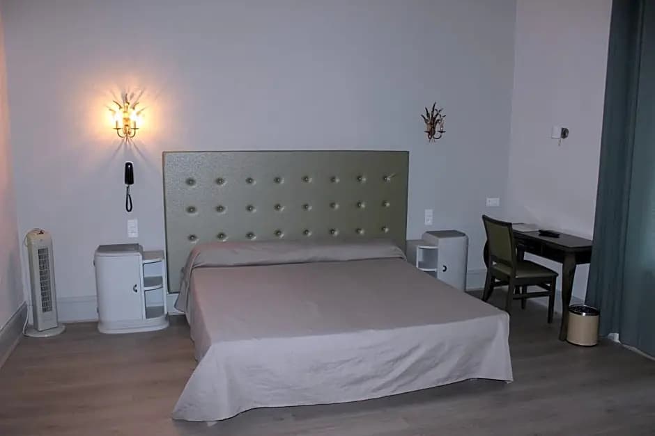 Hotel Restaurant Martinez - Photo 5