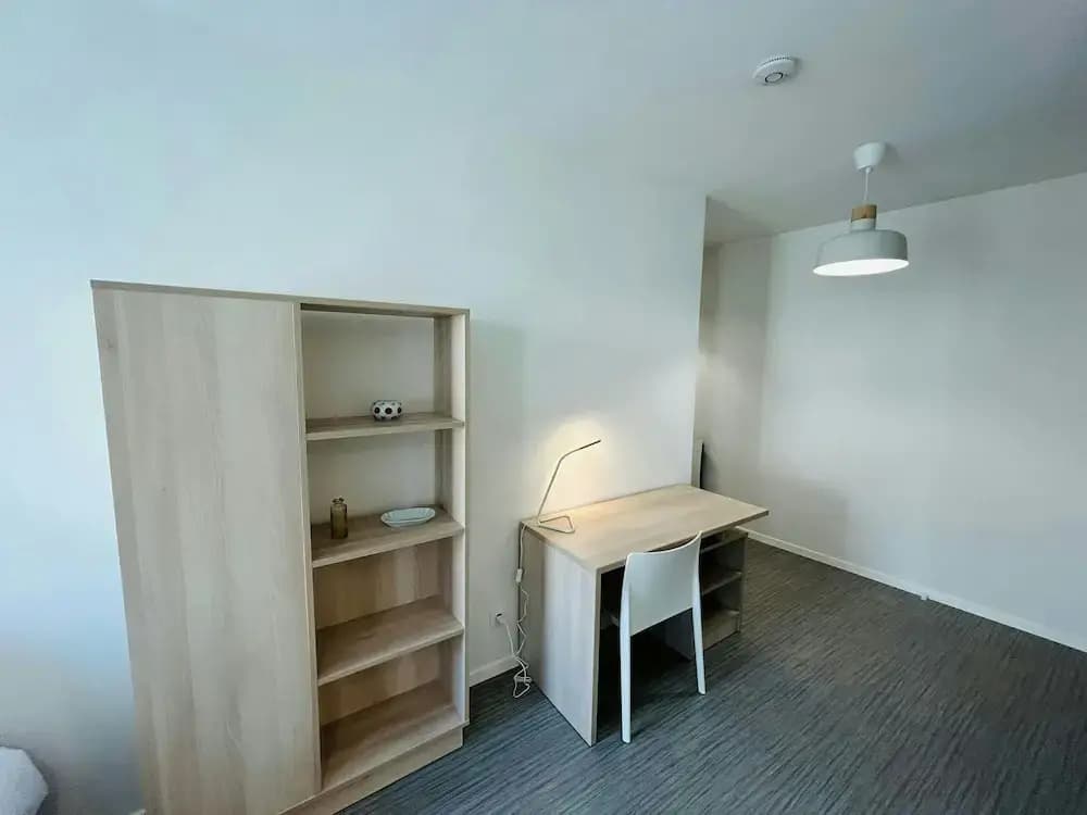 We Live In R - Suite 203 - Photo 4