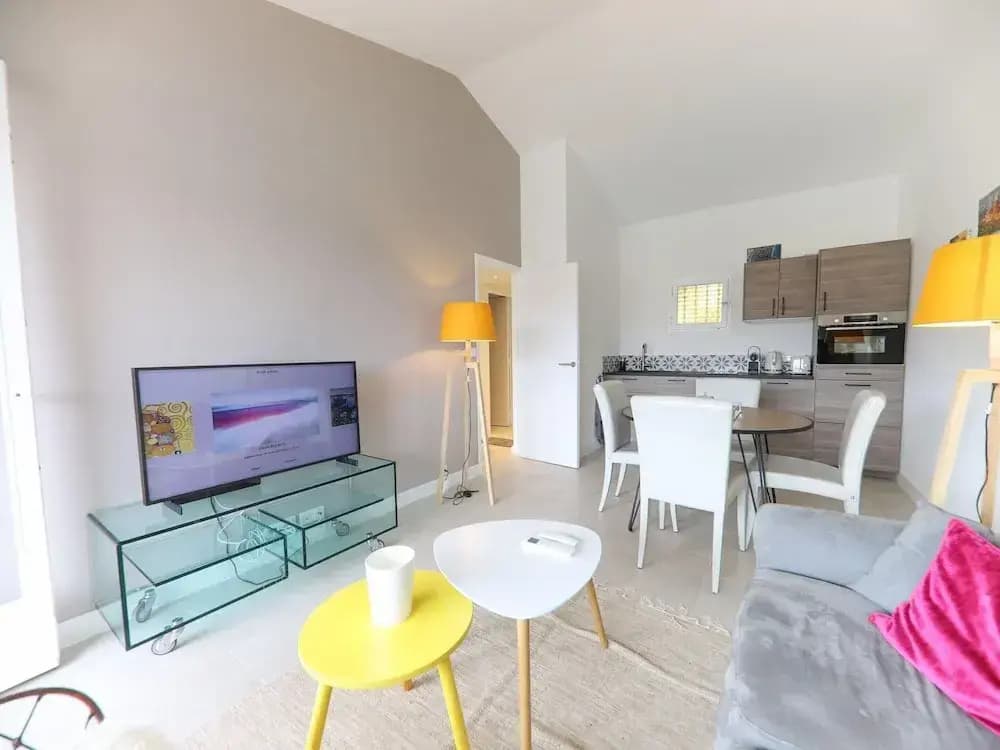 Air-conditioned Apartment Near Beach - Photo 5