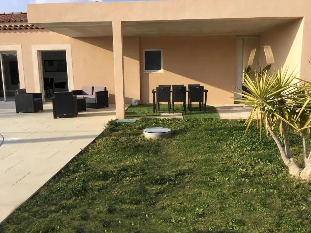 Très Jolie Villa Contemporaine Avec Piscine Chauffée, Proche du Centre Village D'Aureille, Au Cœur Des Alpilles, 4 Personn...