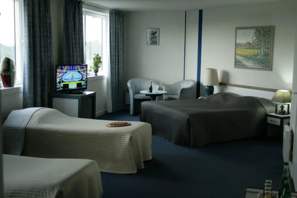 Hotel de La Tour - Photo 5