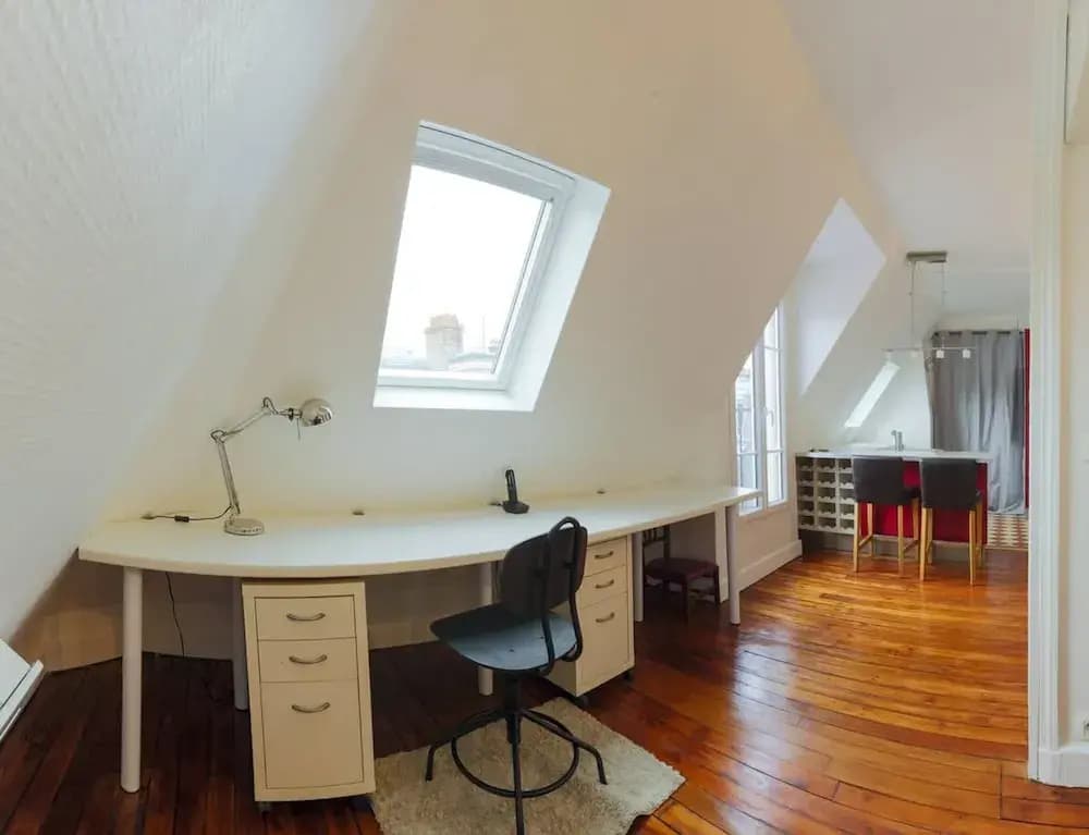 A Cozy Refuge - 18th - Mobility Lease - Photo 2