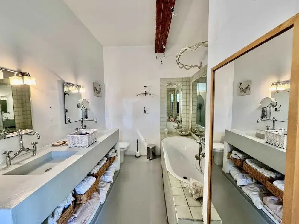 New Bastide Couronne d Aix Luxury in Aix-en-provence A Sophisticated Retreat for Families and Friends - Miniature 7