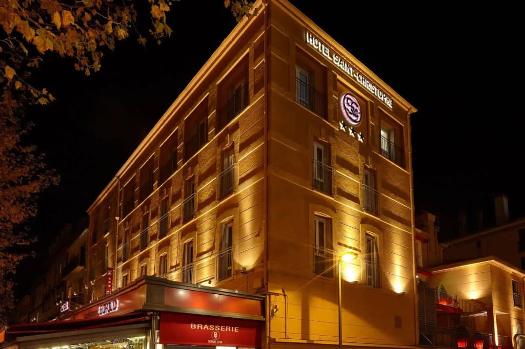 Hôtel Saint Christophe Aix en Provence Centre Ville - Photo 1