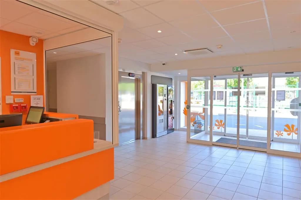 Premiere Classe Reims Nord - Betheny - Photo 2