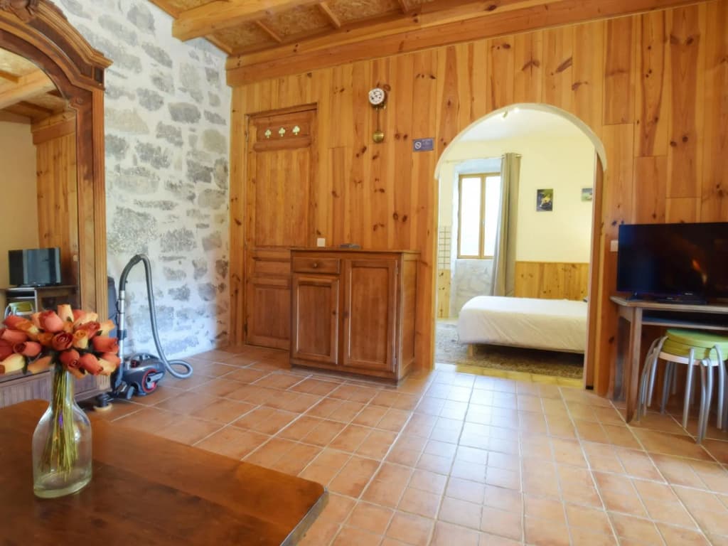 Vintage Holiday Home in Lanas with Swimming Pool - Photo 3