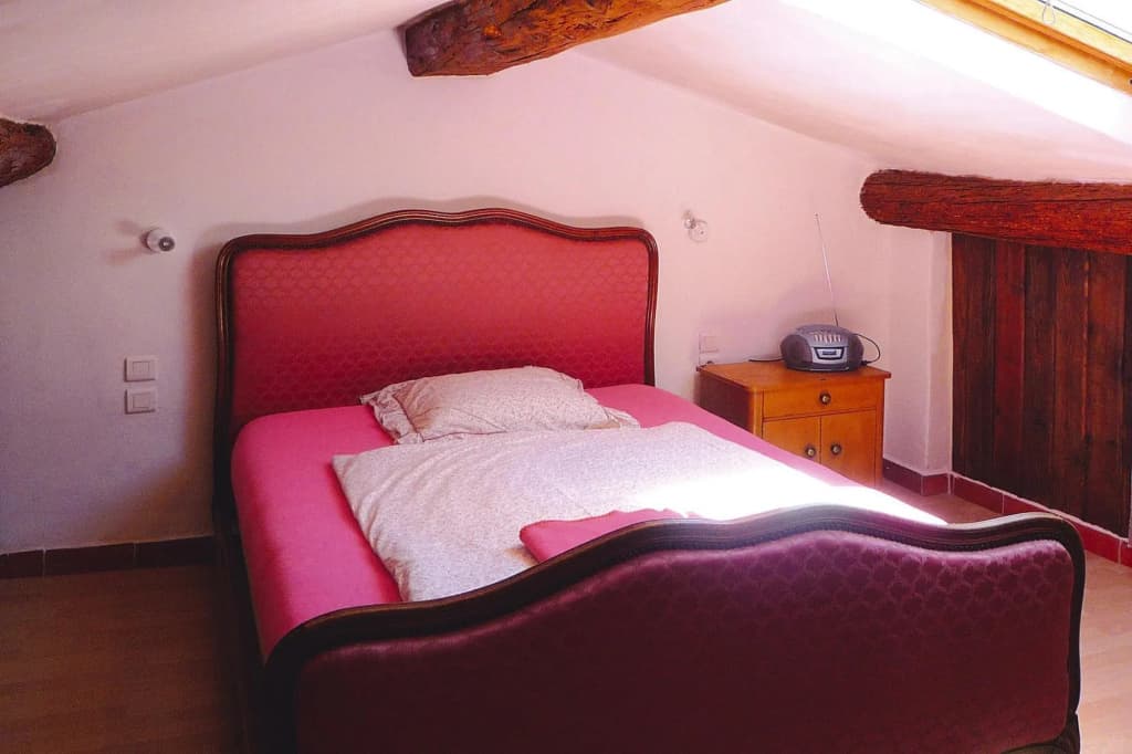 Cozy Noves Home With Pool Access - Photo 4