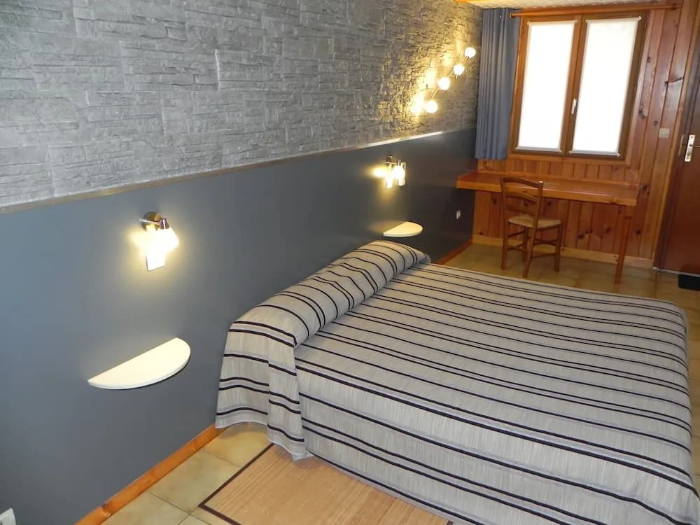 Hôtel les Pins - Photo 1