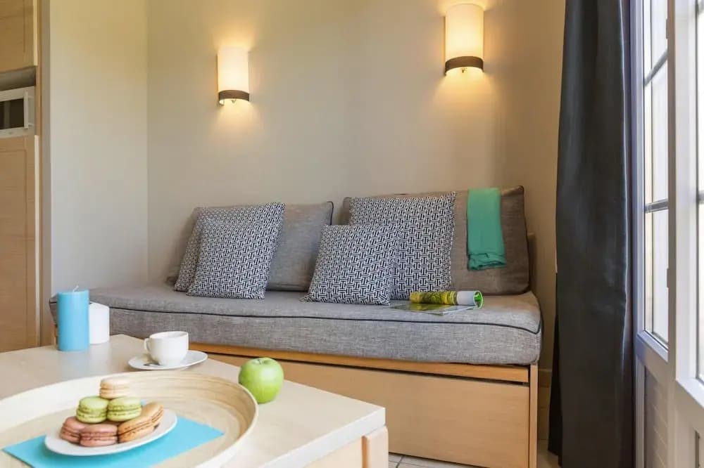 Holiday Home in Residence Le Green Beach, Port-en-besssin-huppain - Photo 4