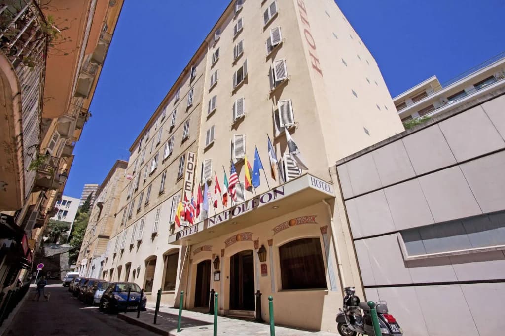 Hotel Napoleon - Photo 1