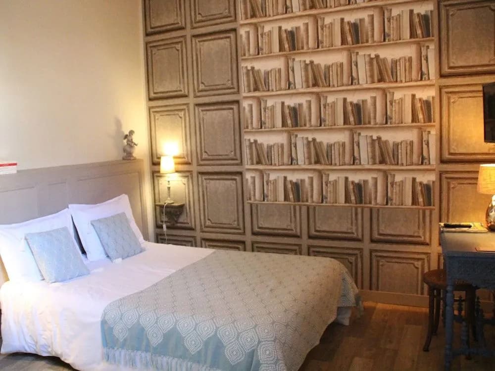 Une Chambre en Ville - Miniature 6