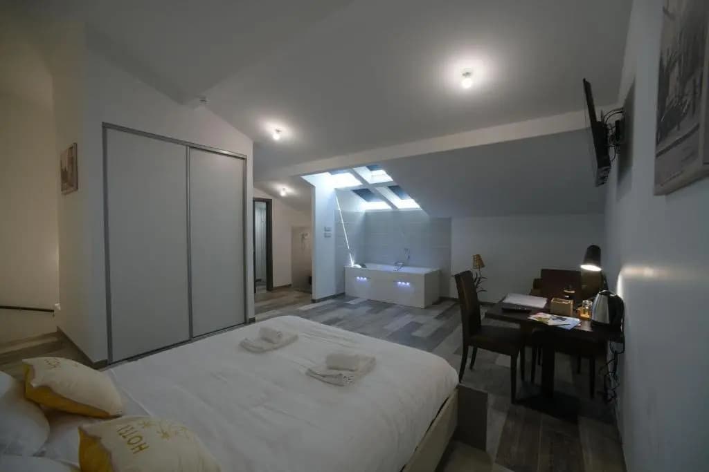 Hotel De La Croisee - Photo 5