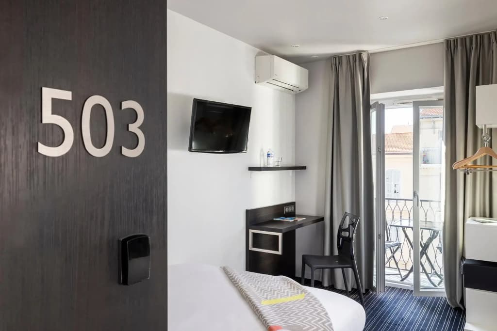 Hotel 64 Nice - Photo 3