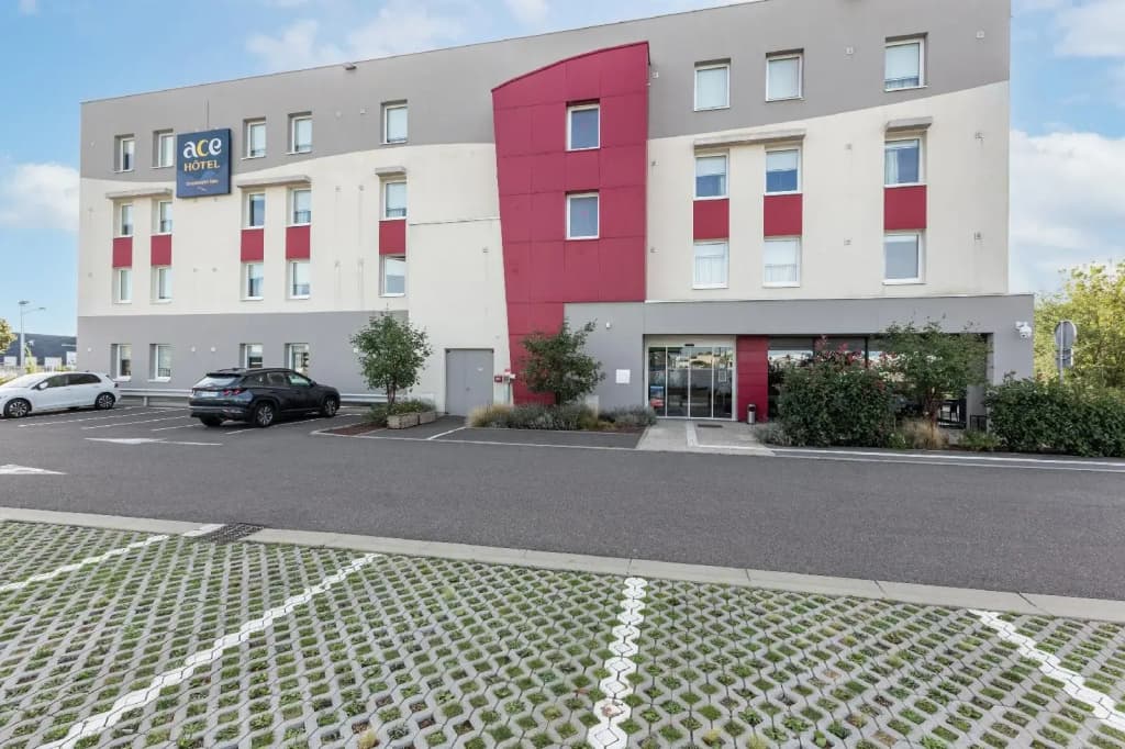 ACE Hôtel Chartres - Photo 1