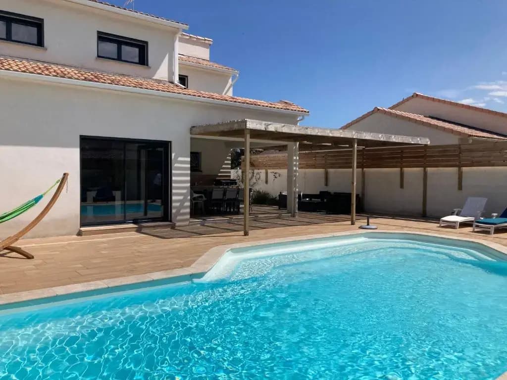Très belle villa privée pour 10 personnes avec piscine privée - Miniature 7