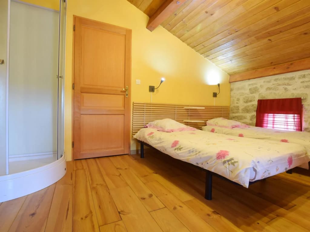 Vintage Holiday Home in Lanas with Swimming Pool - Photo 4