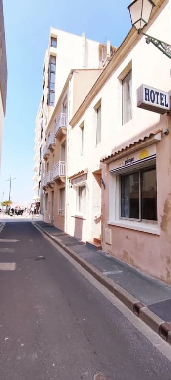 Hotel & Cantine De La Plage - Photo 1