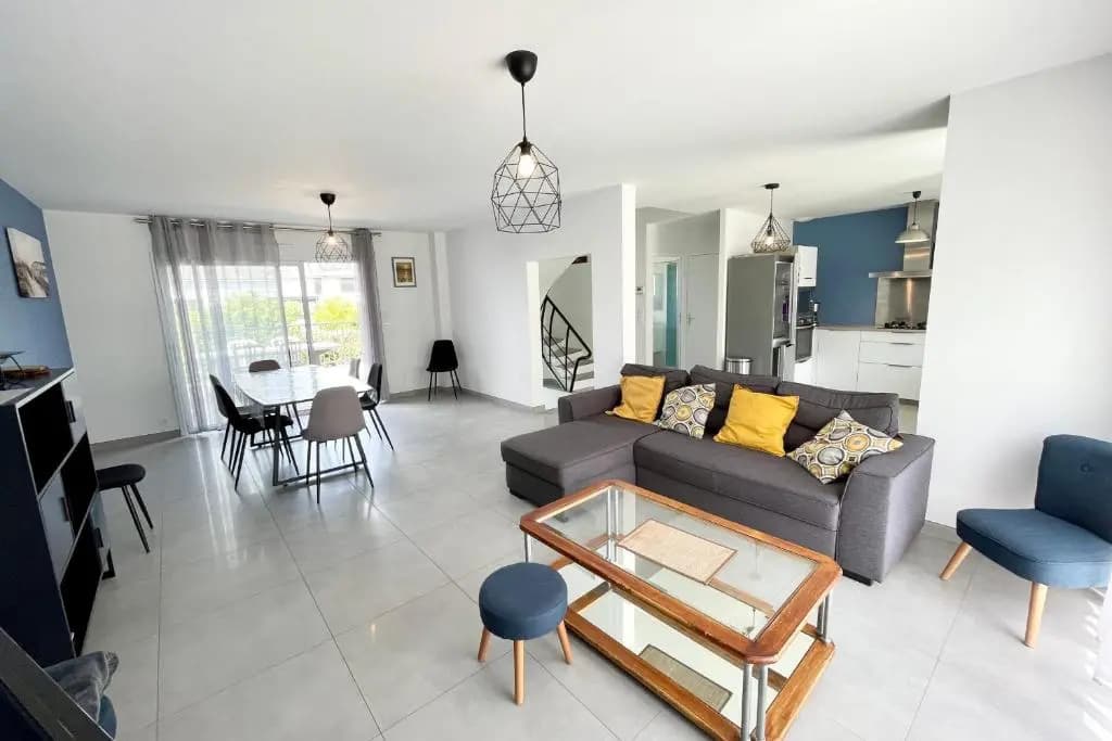 Maison contemporaine refaite à neuf - À 50M de l'océan - Photo 3