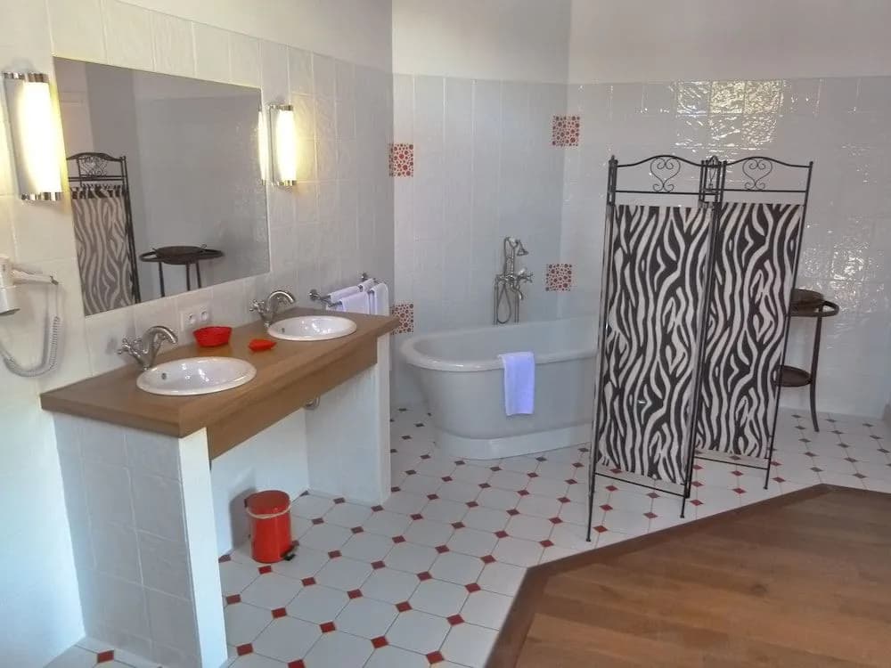 Serenity Guesthouse - Miniature 8