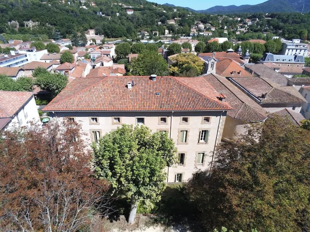 Logis Hôtel des Thermes - Photo 1