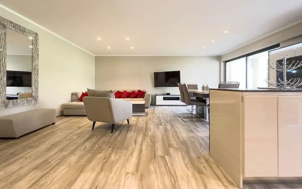 Le First in Cannes With 2 Bedrooms and 2 Bathrooms - Photo 3