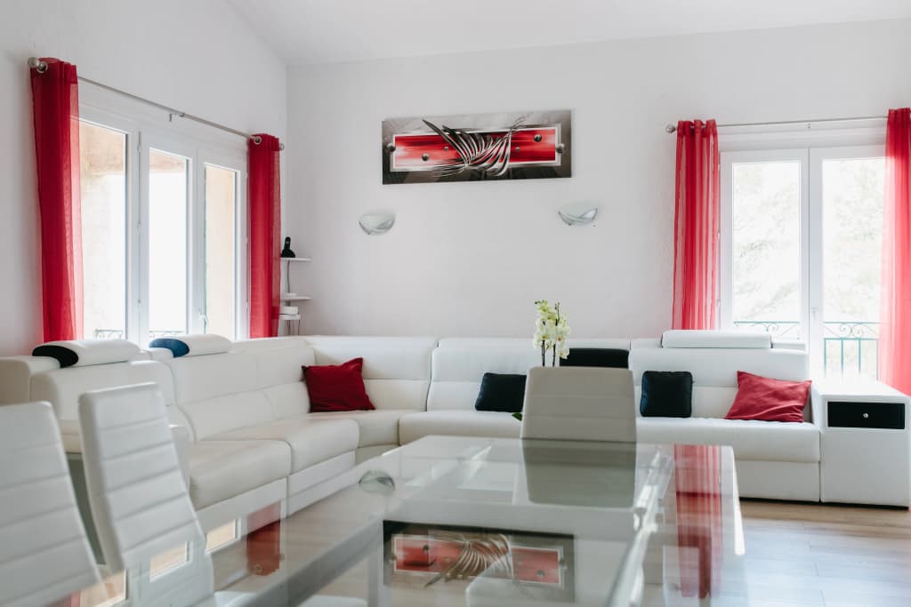 Lentis Villa - Photo 1