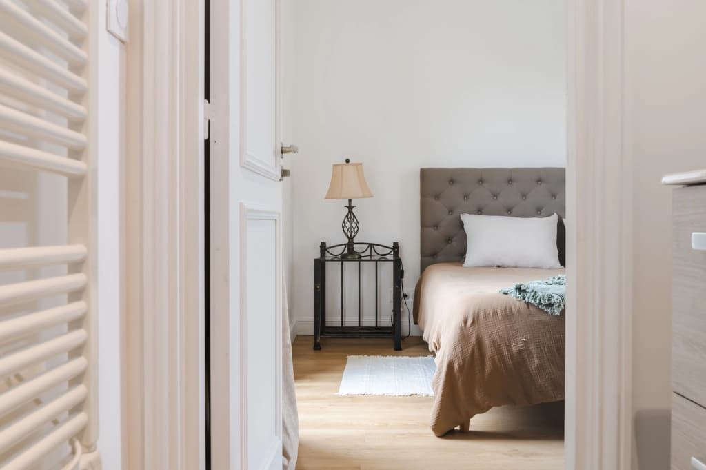 L'Eperonnete surrounded by Vineyards, 5* Classification Guest House - Photo 3