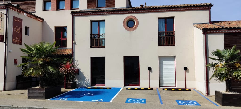 Hôtel La Bosselle - Photo 1