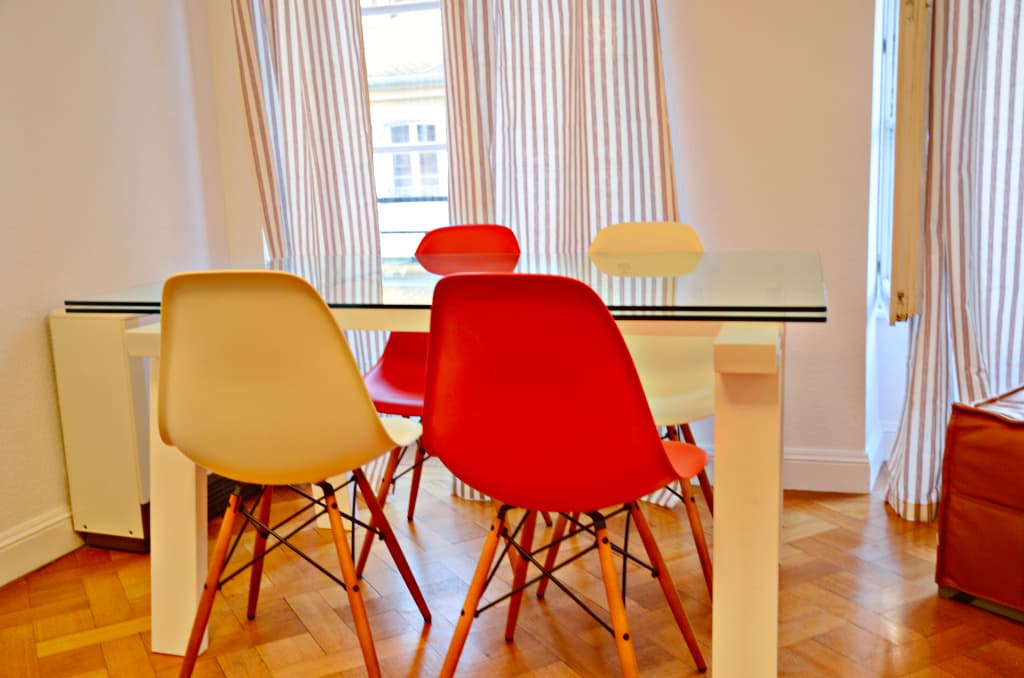 Quatre Chaises Apartments - Miniature 6