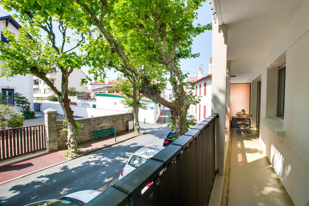 Bel appartement à 2 pas de la côte des Basques - Miniature 8