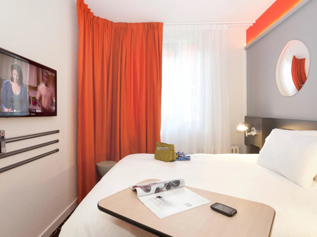 ibis Styles Roanne Centre Gare - Photo 3
