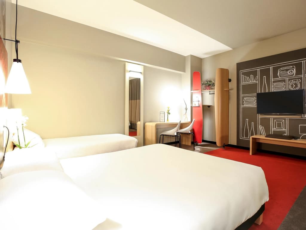 ibis Niort Est Mendes France - Photo 3
