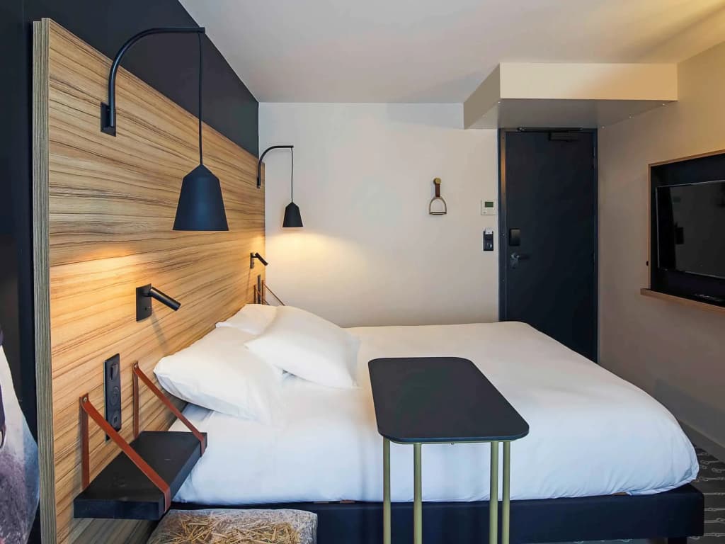 ibis Styles Laval Centre Gare - Photo 4