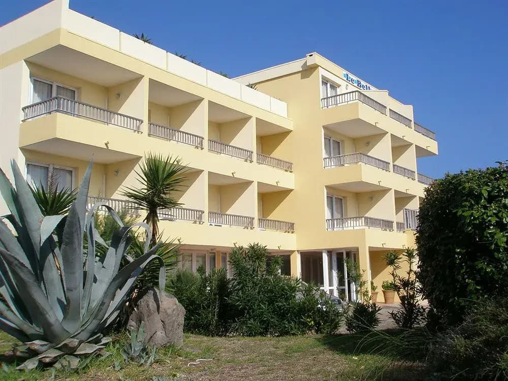 Hôtel Le Bellevue - Photo 1