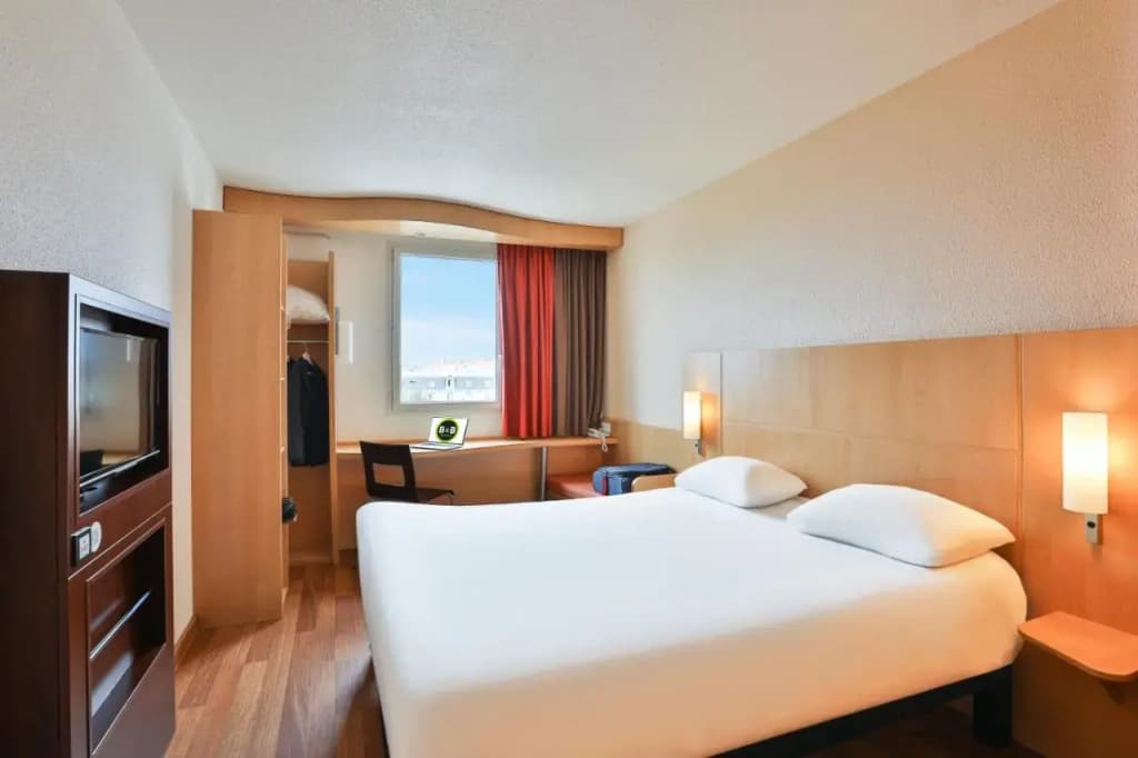 B&B HOTEL Les Sables-d'Olonne Centre Gare - Photo 4